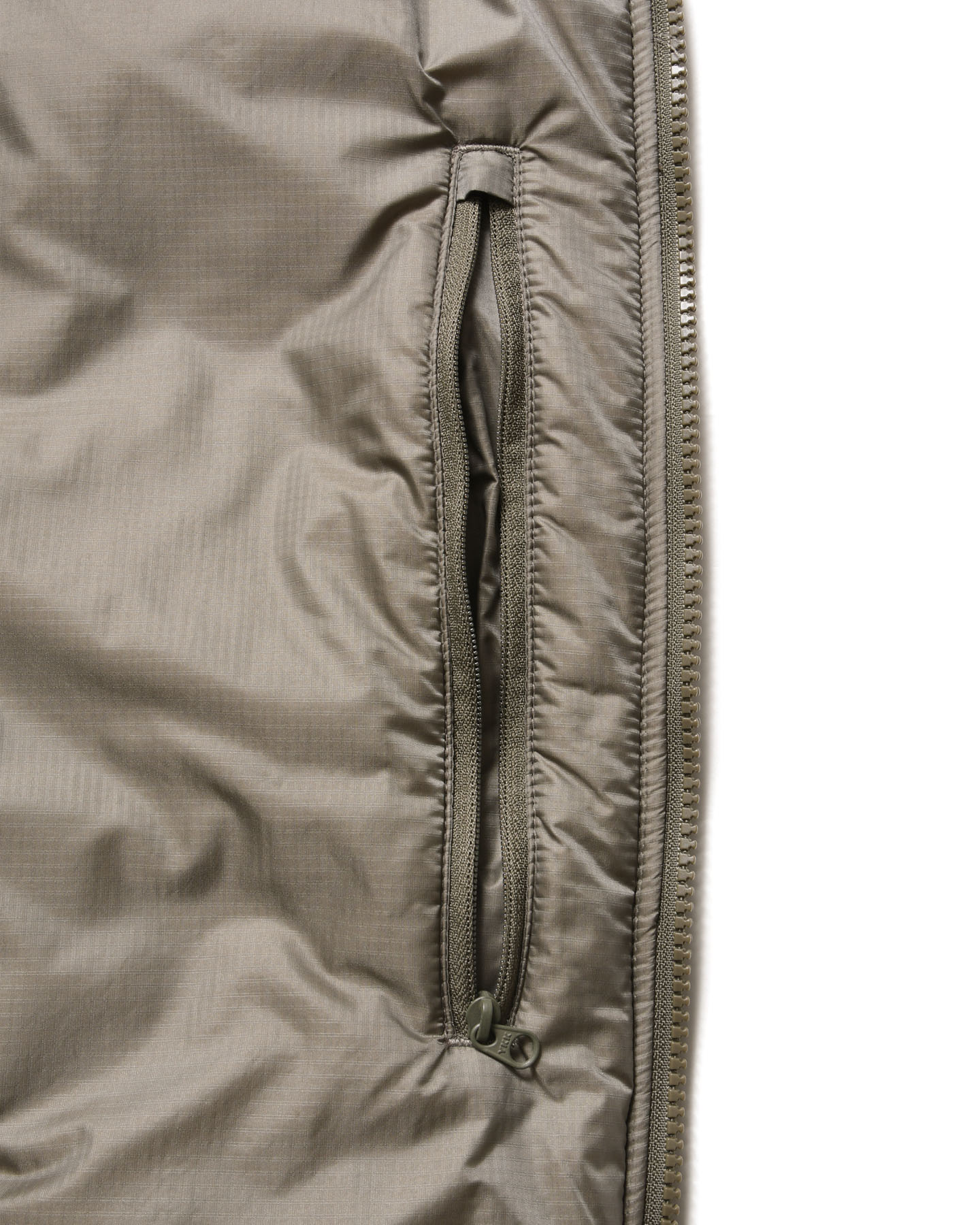 F.C.Real Bristol / INSULATION ACTIVE JACKET (Greige) 内ポケット